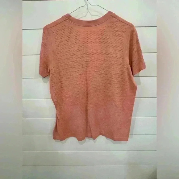 Lululemon Light Coral Seamless Crew Neck
Breeze By Short Sleeve Squad Shirt 8 - Picture 2 of 5